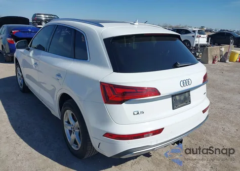 2021 Audi Q5 Premium 45 Tfsi Quattro S Tronic z USA, uszkodzony, nr VIN WA1AAAFY5M2116531